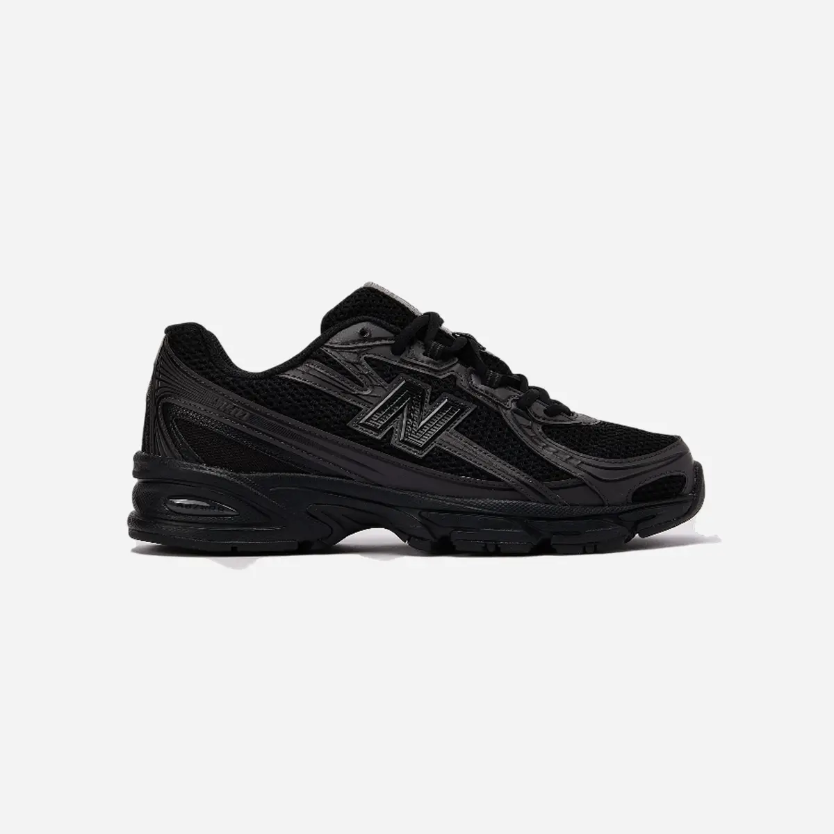 New Balance 740 Black 1