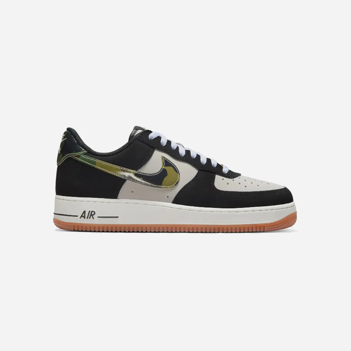 Nike Air Force 1 Low Camo Swoosh Lifestyle Shoes White/Gum Medium Brown/Summit White/Black 1